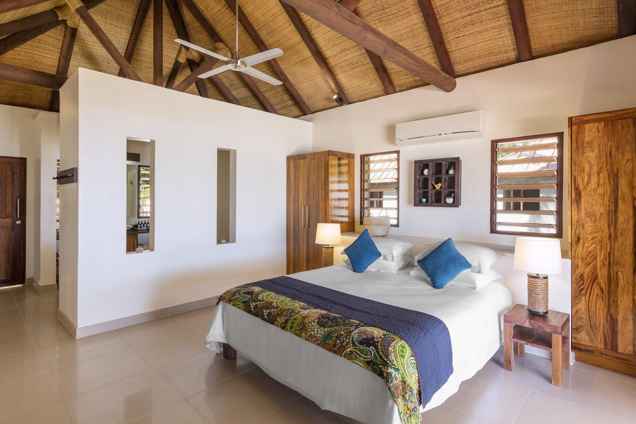 Eratap Beach Resort Port Vila Dış mekan fotoğraf